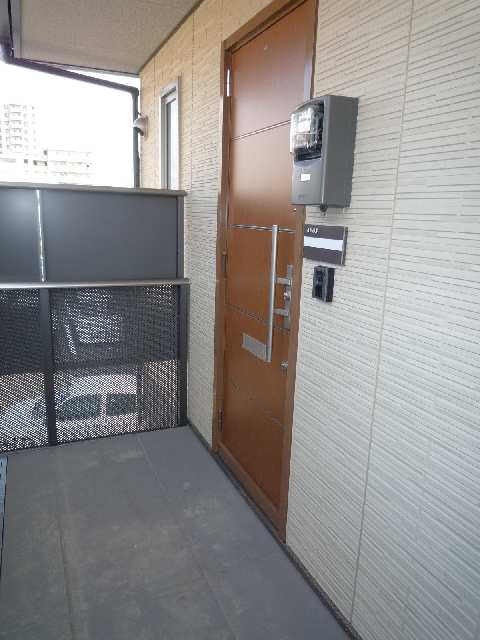 ユピテル今池の玄関写真
