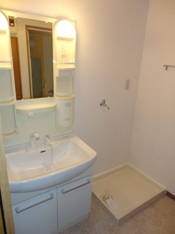 洗面設備　同物件別部屋写真