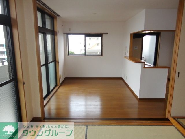 居室・リビング　同物件別部屋写真