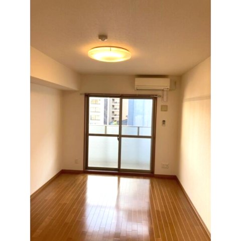 居室・リビング　※写真は同じマンションの違う部屋のものになります。
