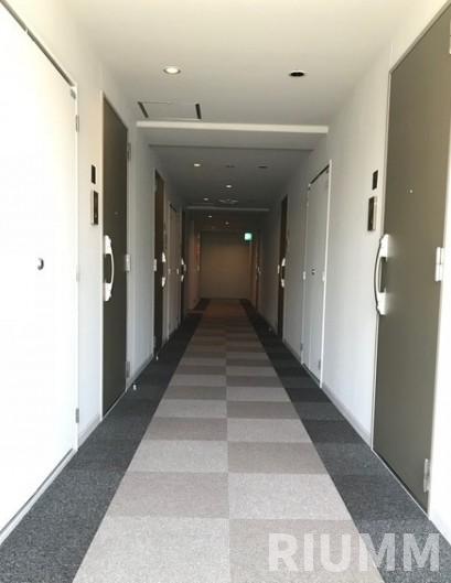 京王新線 初台駅 徒歩2分 10階建 築15年の外観写真