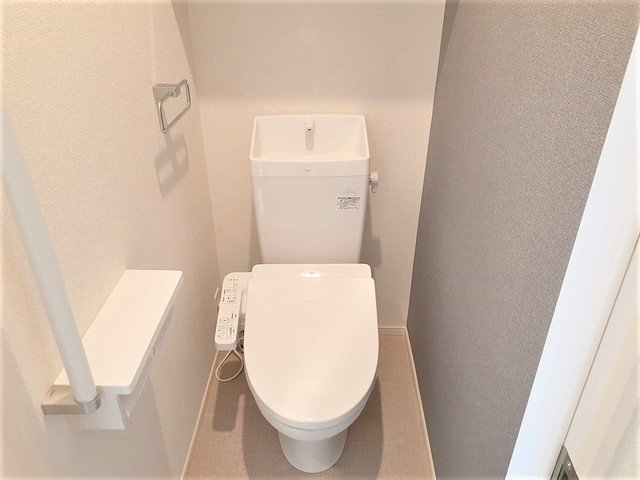 トイレ　落ち着いたトイレです
