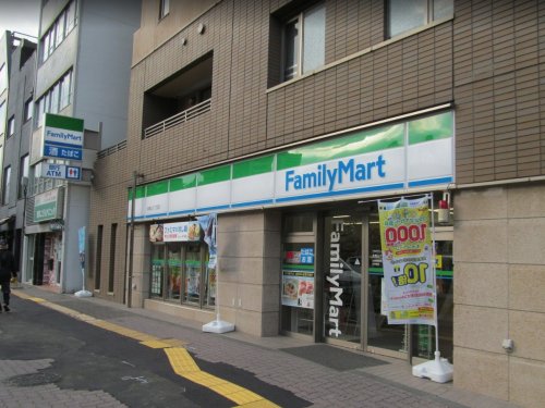 コンビニ　ファミリーマート 本駒込六丁目店（コンビニ）まで102m