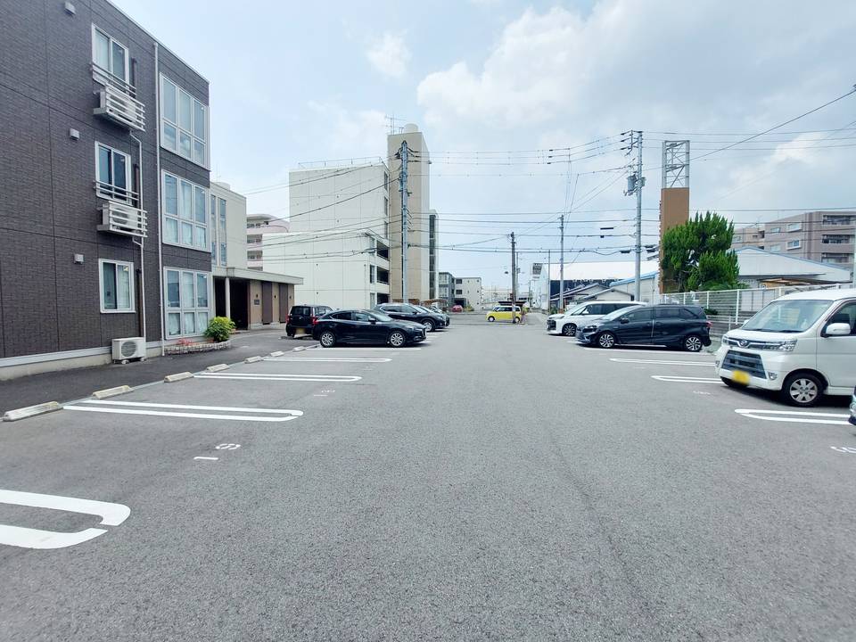 駐車場　駐車場