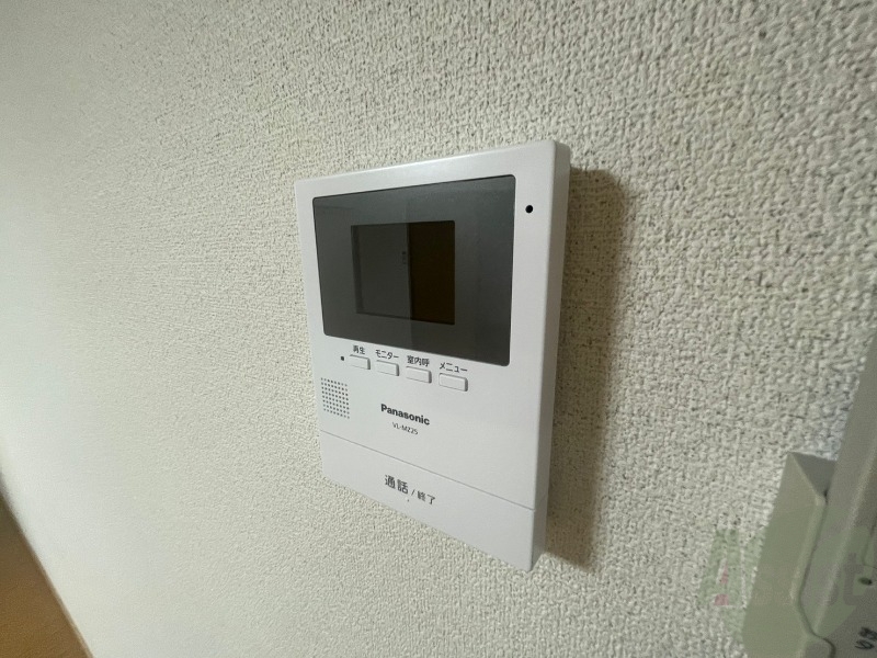 セキュリティ　ＴＶモニター付インターホンです。来客者の顔が見えるので安心！