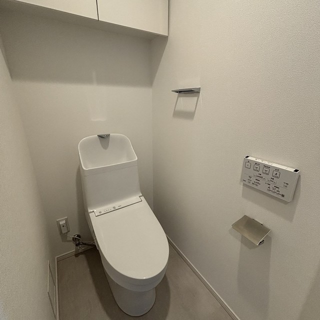 トイレ　※写真は同タイプ住戸です。