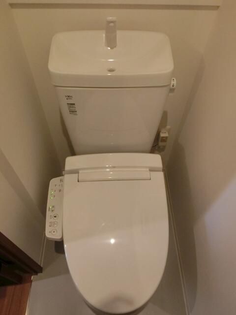 トイレ　清潔感のあるトイレです