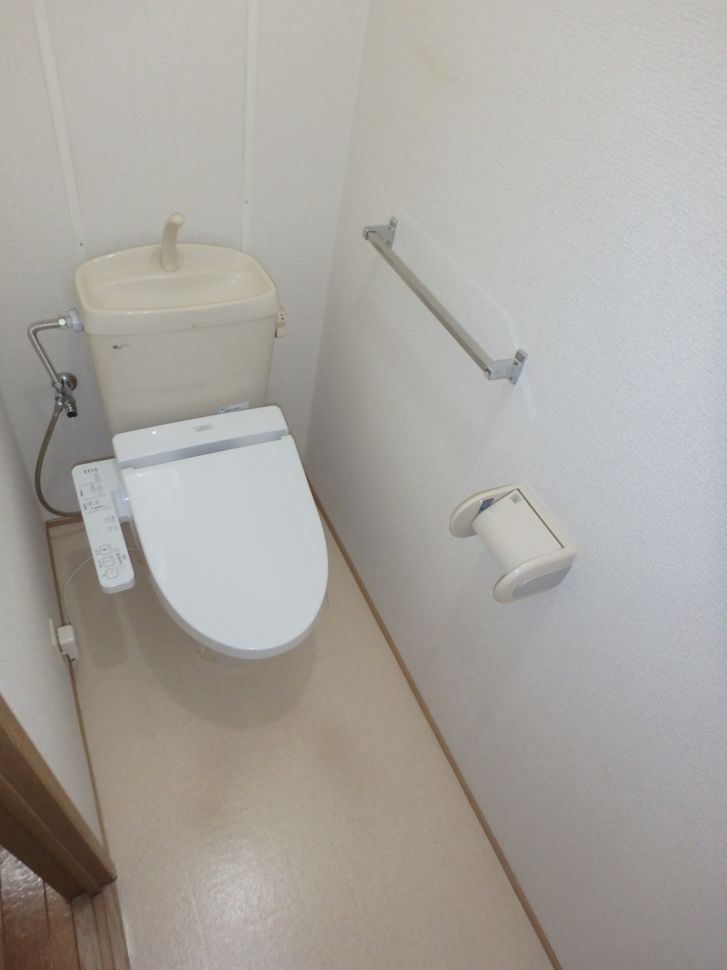 東武宇都宮線 西川田駅 2階建 築29年のトイレ写真