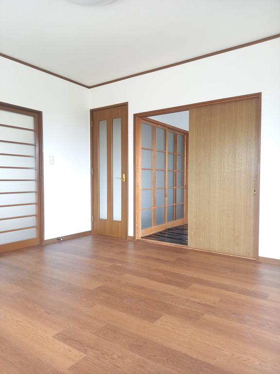 ニューパレス光の居間写真