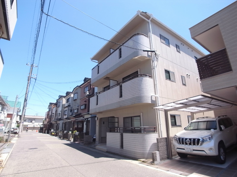 神戸市垂水区城が山のマンションの建物外観