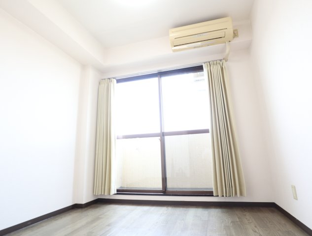 居室・リビング　ゆったりした洋室です