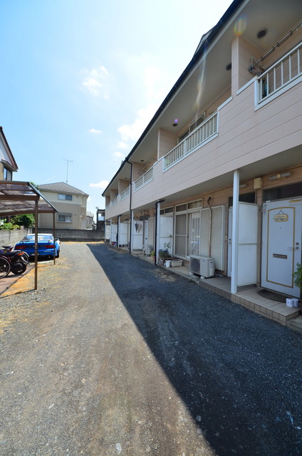 エントランス　★共用部分もしっかりお手入れされています★