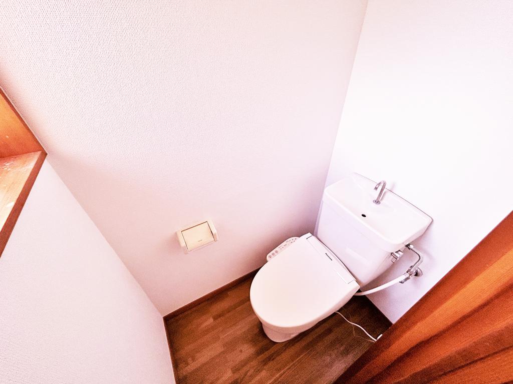 トイレ　ウォッシュレット付いてます☆
