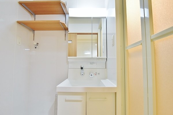 洗面設備　★シャワー付き洗面化粧台★