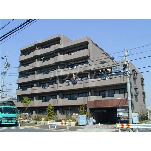 名古屋市緑区姥子山のマンションの建物外観