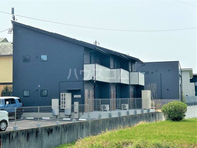 岡崎市中島町のアパートの建物外観