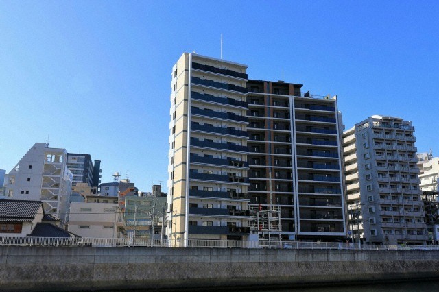 ＭｏｄｅｒｎＰａｌａｚｚｏ博多駅東の建物外観