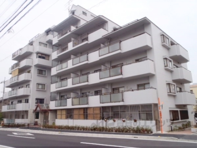 シャルマンコーポ円町６０３の建物外観