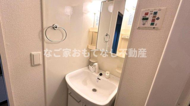 【名古屋市北区如意のアパートの洗面設備】