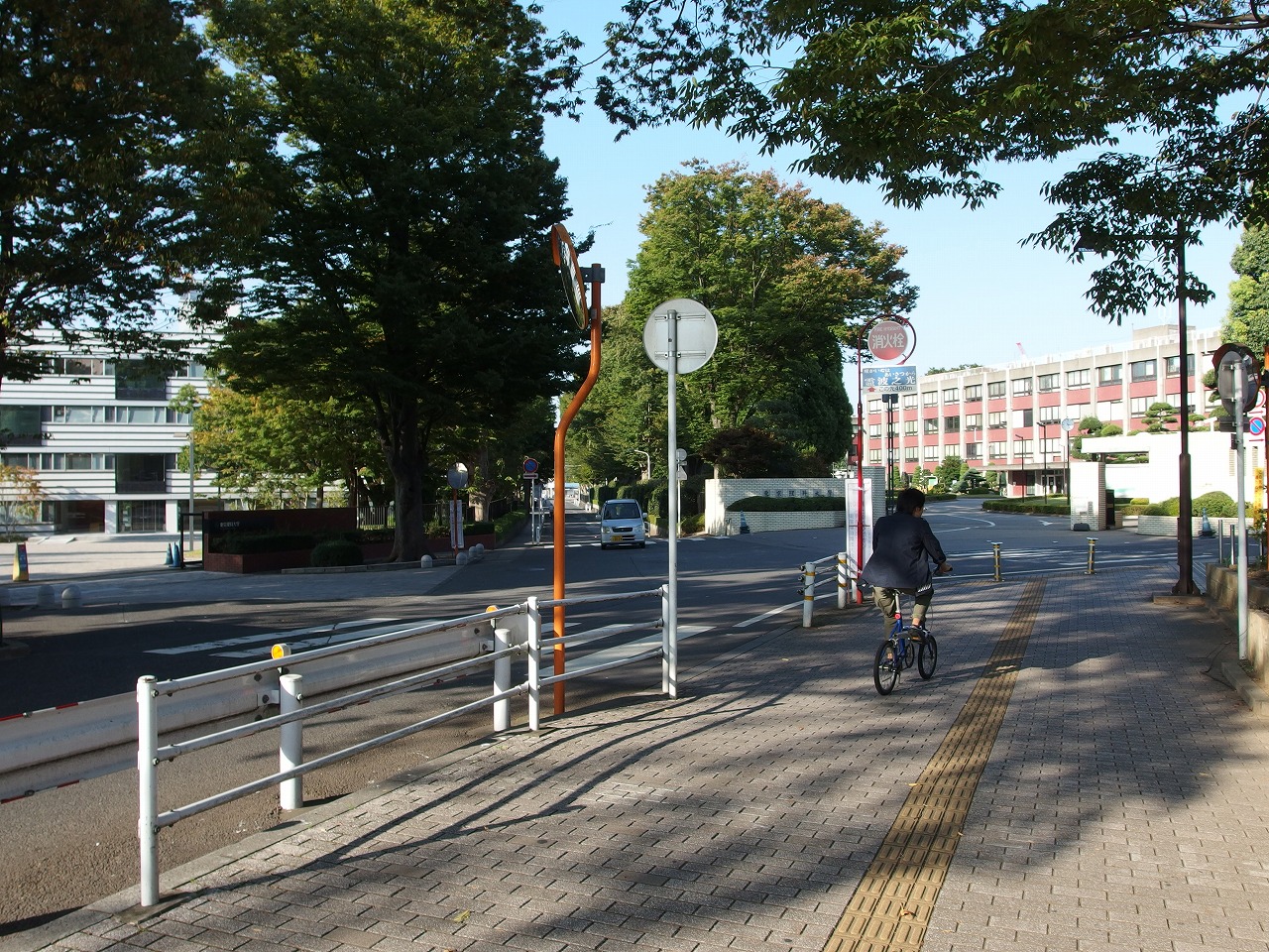 【東武野田線 運河駅 3階建 築28年の大学・短大】