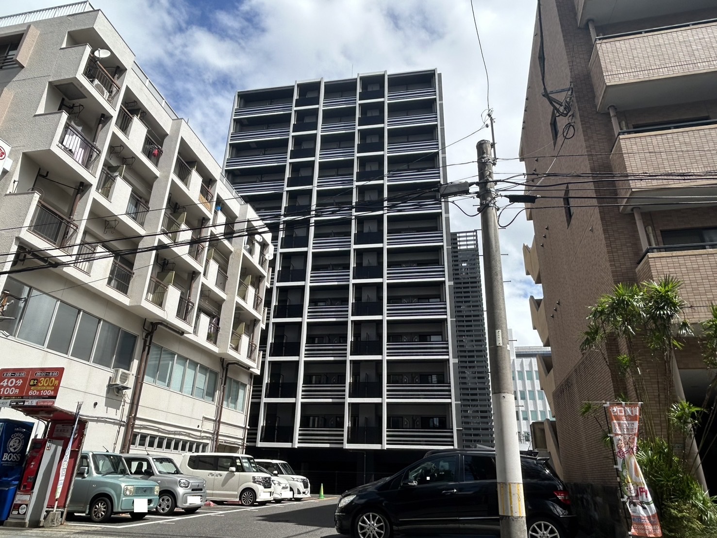 【鹿児島市加治屋町のマンションの建物外観】