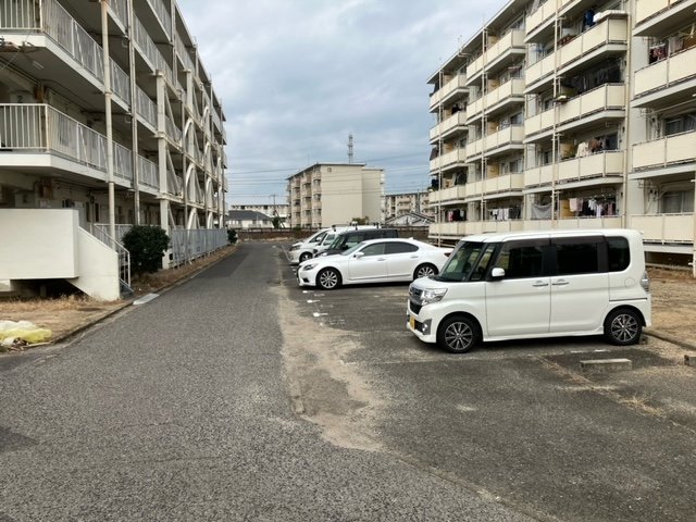 【ビレッジハウス久保1号棟の駐車場】