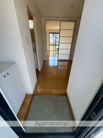 フレグランス花山手の玄関写真