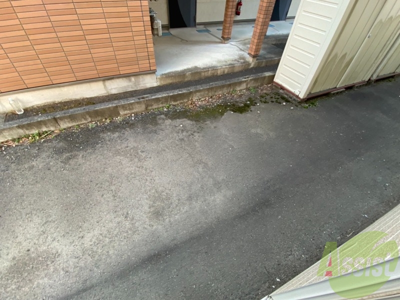 バルコニー　こちらはテラスになっております。洗濯物が良く乾きそうです。