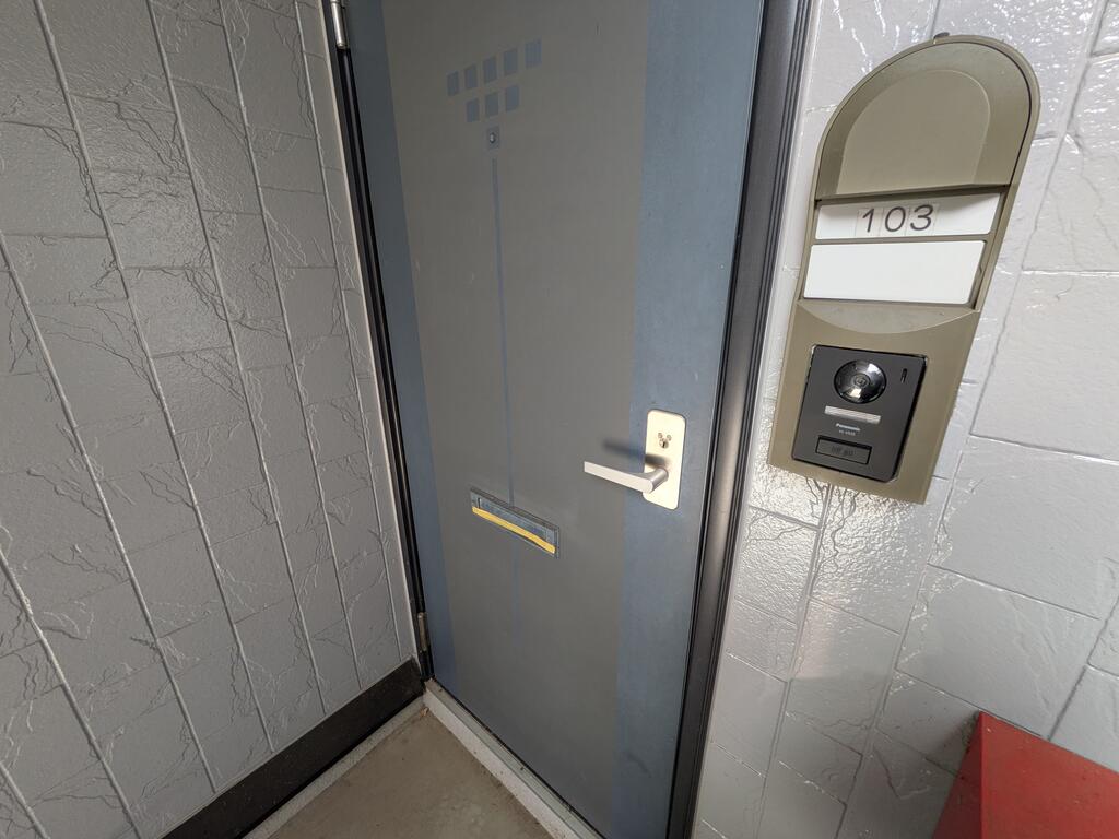 玄関　シューズボックス付きはうれしいポイントです。