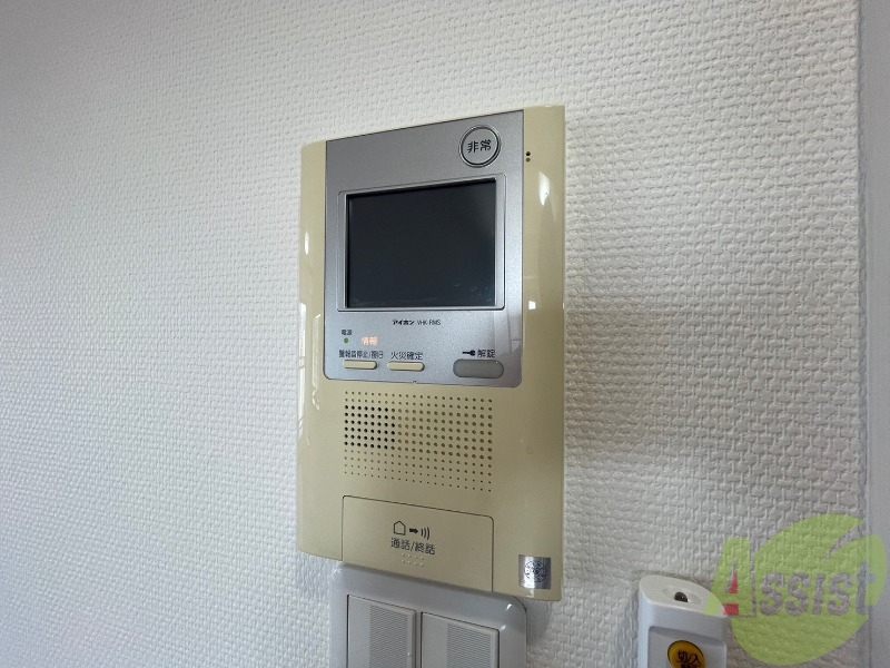セキュリティ　ＴＶモニター付インターホンです。来客者の顔が見えるので安心！