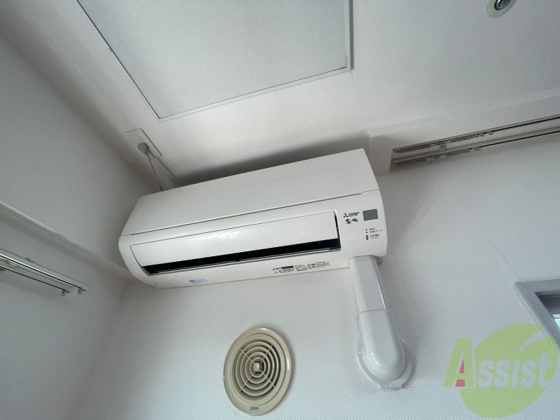 その他設備　オール電化物件ですのでこちらに電気温水器があります。