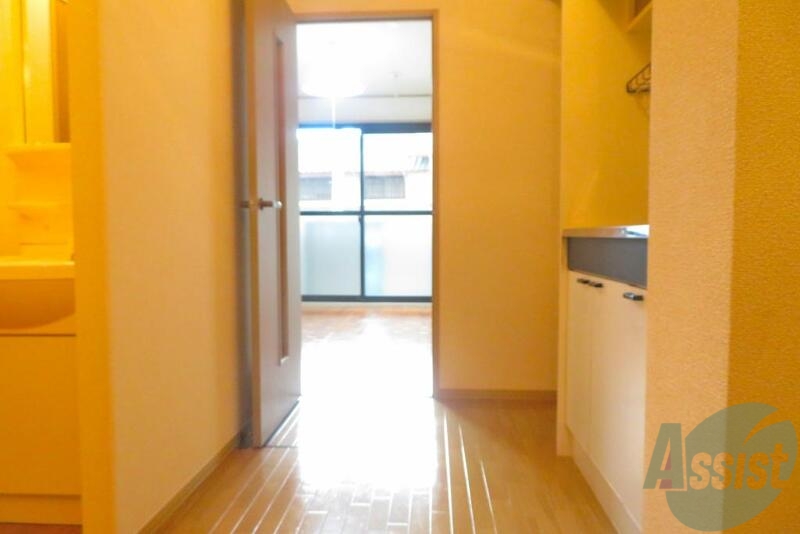 玄関　玄関から入ってお部屋は突き当りです。