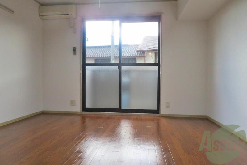 居室・リビング　８帖洋室の１Ｋのご紹介です。南向きで日当たりも良好。