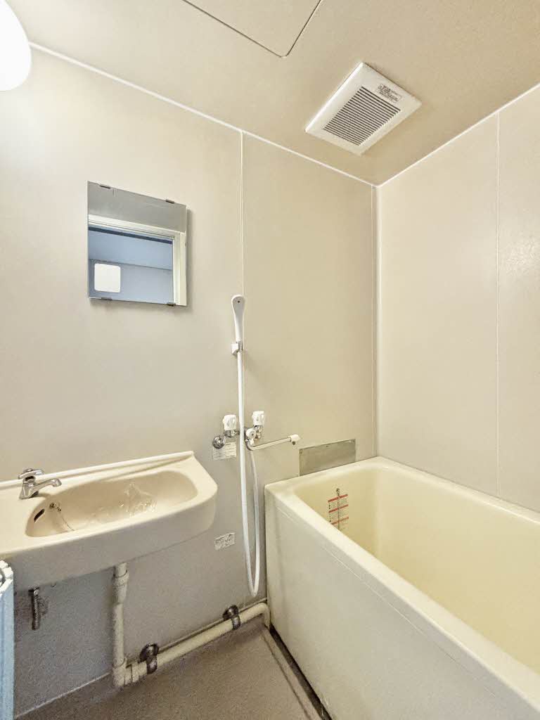 バス・シャワールーム　浴室です♪
