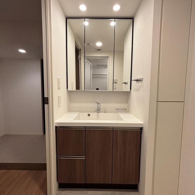 洗面設備　※写真は同タイプ住戸です。?