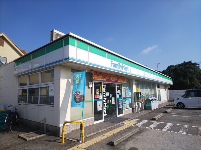 コンビニ　ファミリーマート 加古川平岡店（コンビニ）まで485m