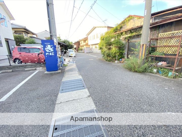 その他　前面道路（その他）まで0m