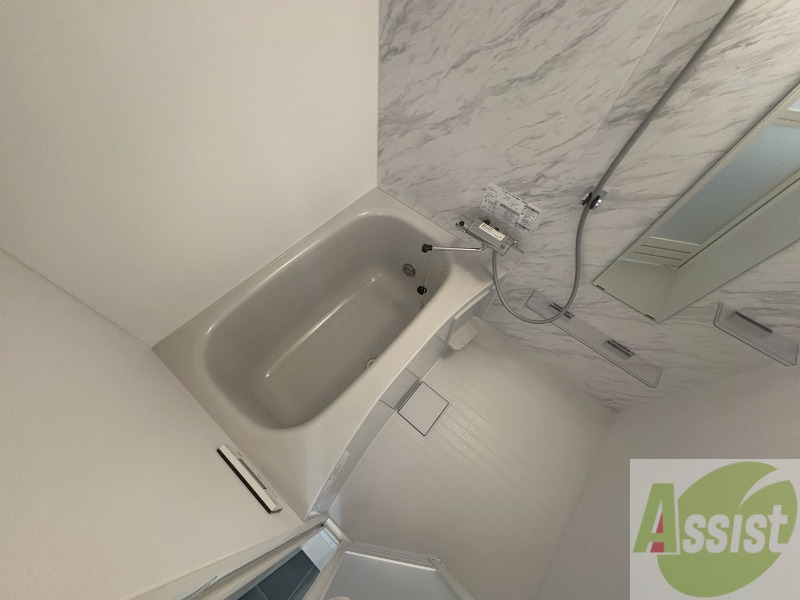 バス・シャワールーム　お風呂になります。一日の疲れを癒してくださいね。