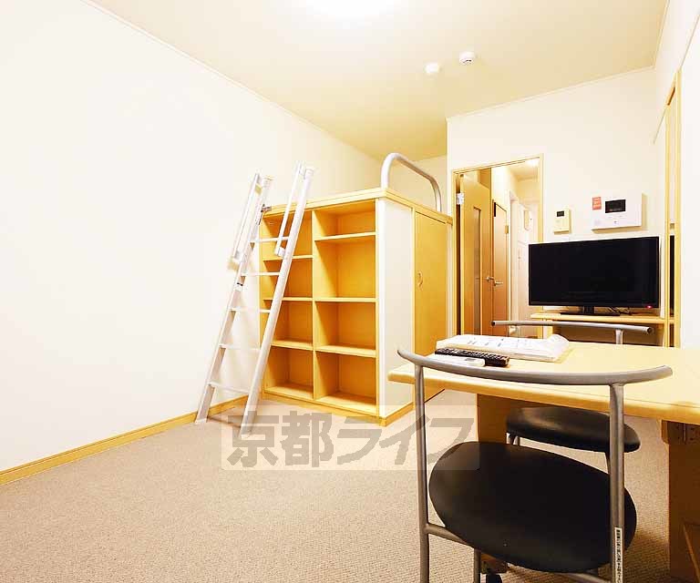 居室・リビング　落ち着いた雰囲気のお部屋です