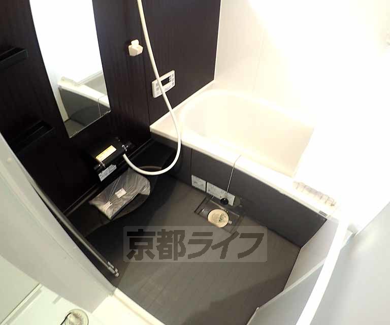 バス・シャワールーム　とても綺麗な浴室です