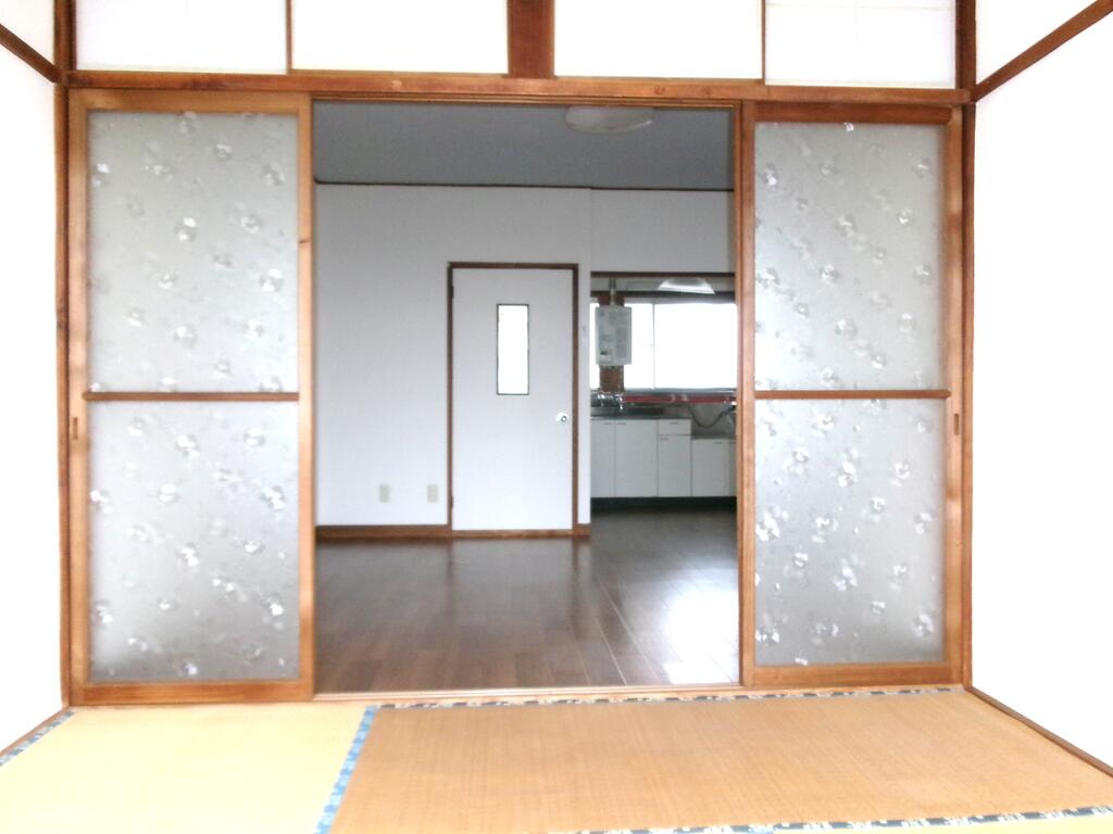 神山荘の居間写真