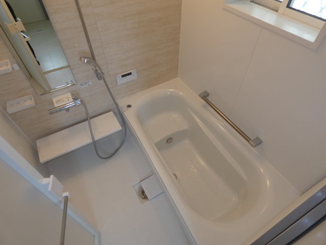 バス・シャワールーム　一坪バス 追い焚き、浴室乾燥機完備してます