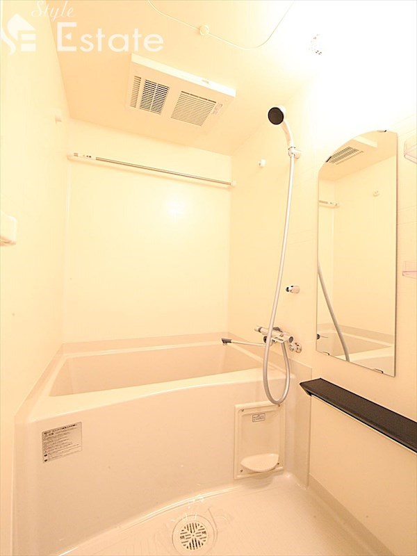 バス・シャワールーム　バスルーム