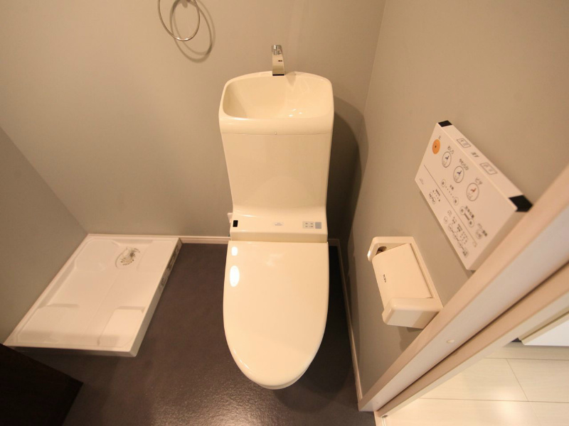 トイレ　温水洗浄暖房便座付トイレ