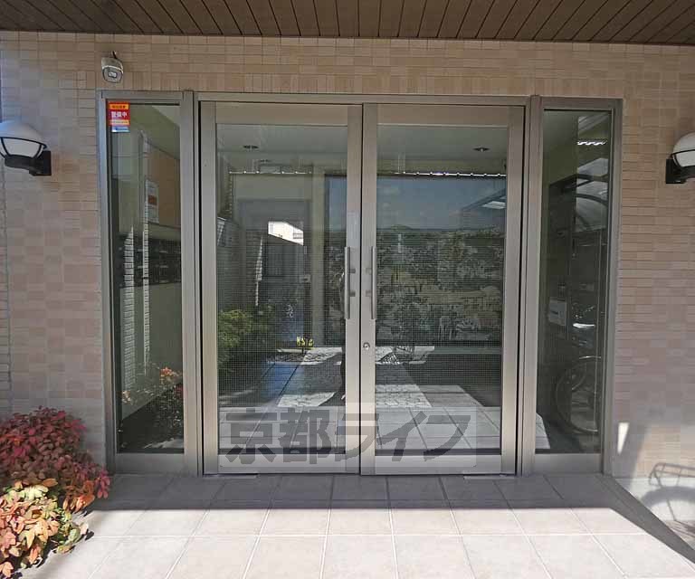 その他共有部分　建物入り口です。