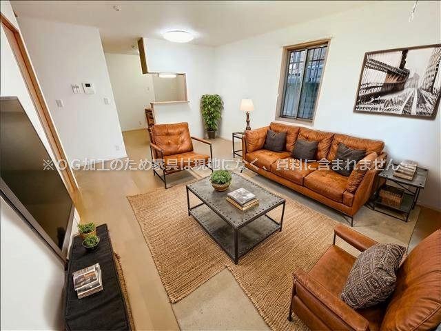 居室・リビング　※ＣＧ加工のため家具は現地になく、賃料に含まれません。