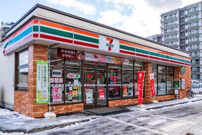 コンビニ　セブンイレブン札幌山の手3条店（コンビニ）まで317m