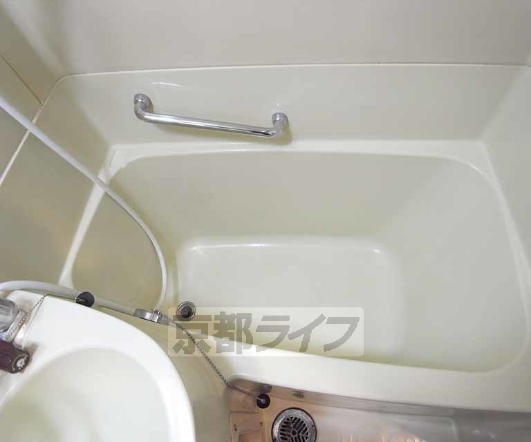 バス・シャワールーム　綺麗なバスタブ。