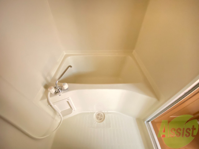 バス・シャワールーム　綺麗な浴室です。１日の疲れを癒すのに最適ですね。