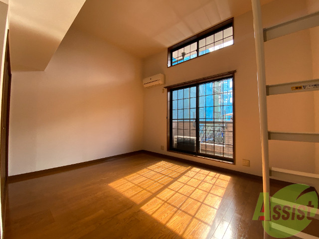 居室・リビング　綺麗なリビングです。家具を何を置くか迷いますね！